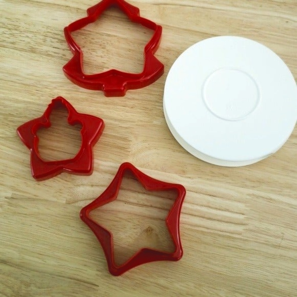 Tupperware cookie cutter set NIP